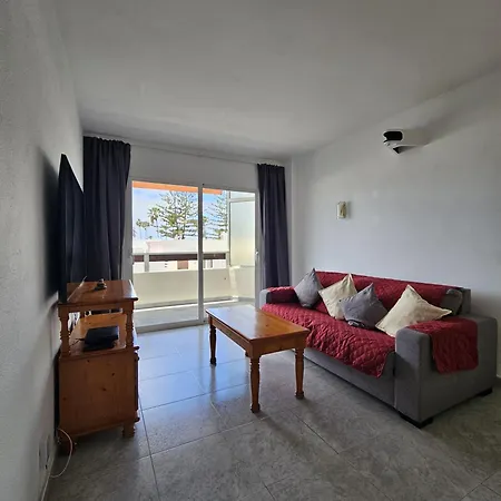 - J&j Near Yumbo بلايا ديل إنغلز