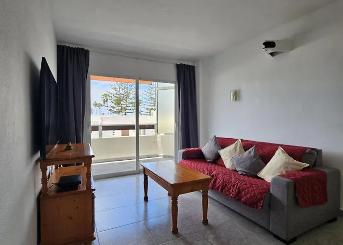 - J&j Near Yumbo Playa del Inglés