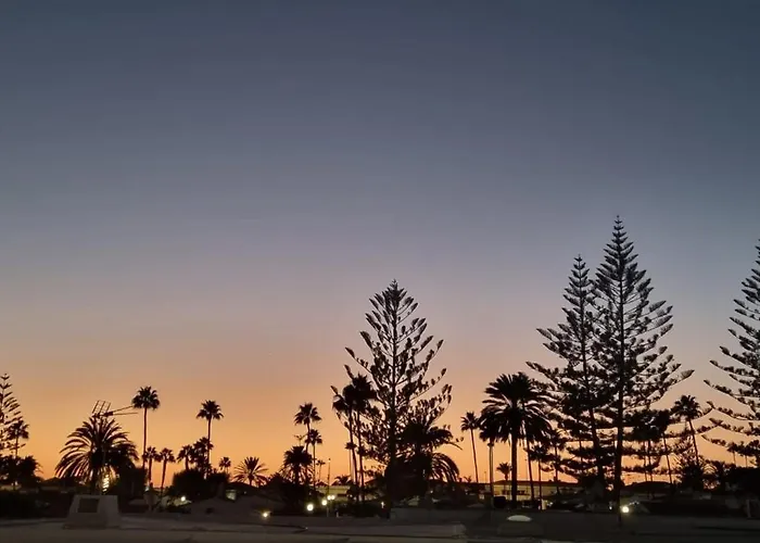 - J&j Near Yumbo * Playa del Inglés