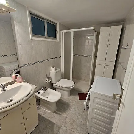 - J&j Near Yumbo Апартаменти Плайя-дель-Інглес